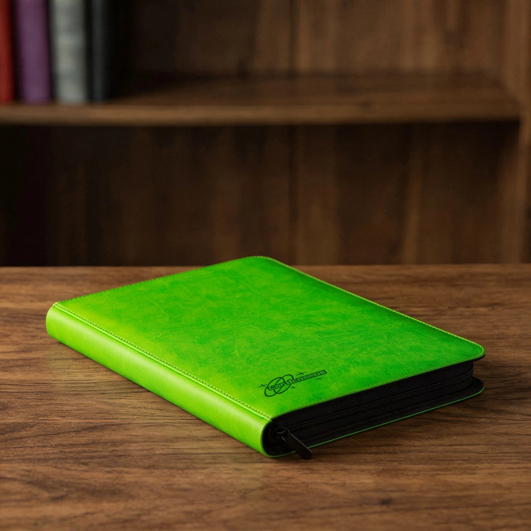 cardcosmos - Raccoglitore premium in pelle con 9 tasche e cinturino - Lime